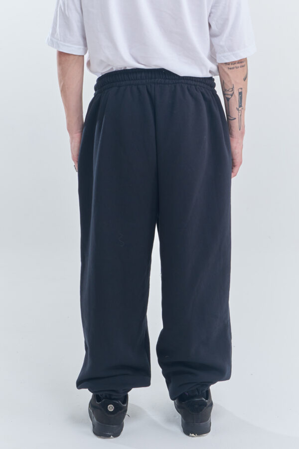 Keep Your Circle Close | Frisa Pants | Black - Image 2